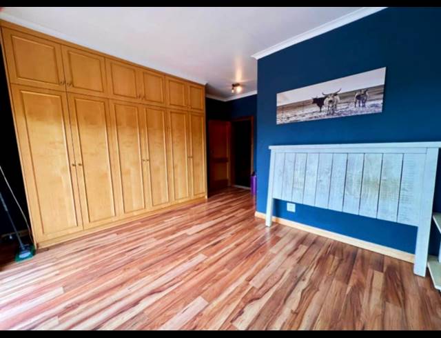 4 BEDROOM FREEHOLD FOR SALE IN GLENVISTA